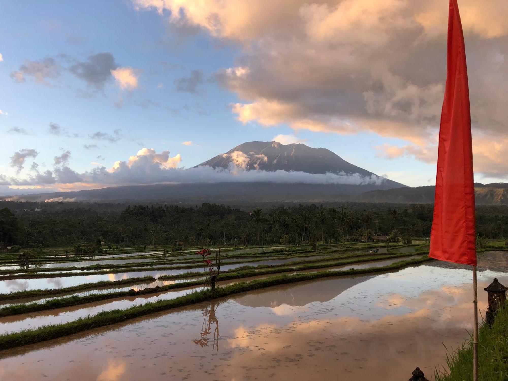 Great Mountain Views Villa Resort Selat Exterior foto