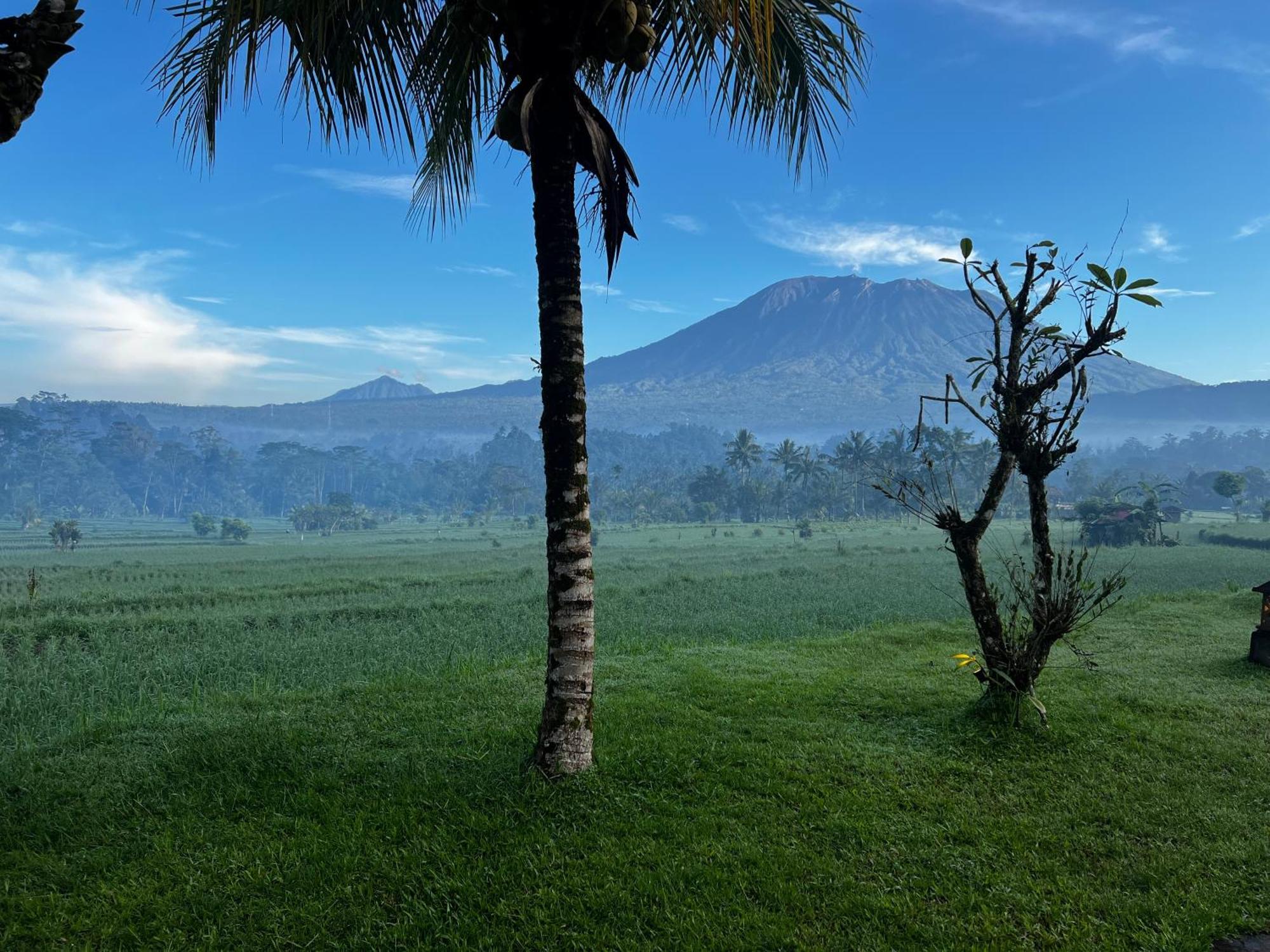 Great Mountain Views Villa Resort Selat Exterior foto